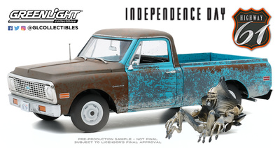 Chevrolet C-10 con figura de Alien (1971) "Independence Day" (1996) Greenlight 1/18