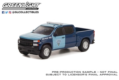 Chevrolet Silverado Policia de Massachusetts (2021) Greenlight 1/64