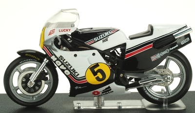 Miniatura Moto Suzuki RGV500 nº 5 Marco Lucchinelli (1981) coleccion Altaya escala 1/24