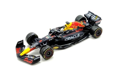 Red Bull RB18 nº1 Max Verstappen (2022) con piloto Bburago 1/43